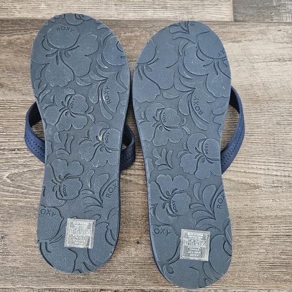 Roxy Flip Flops - Picture 2 of 4
